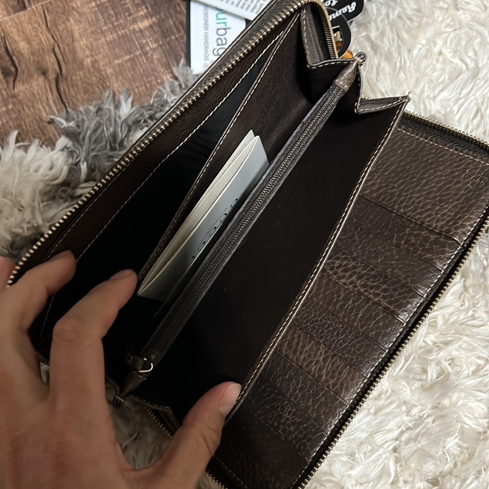 Gucci Brown and Tan Wallet - Picture 3 of 4